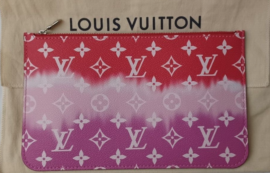 NWOT NEW AUTHENTIC LOUIS VUITTON MONOGRAM POCHETTE POUCH