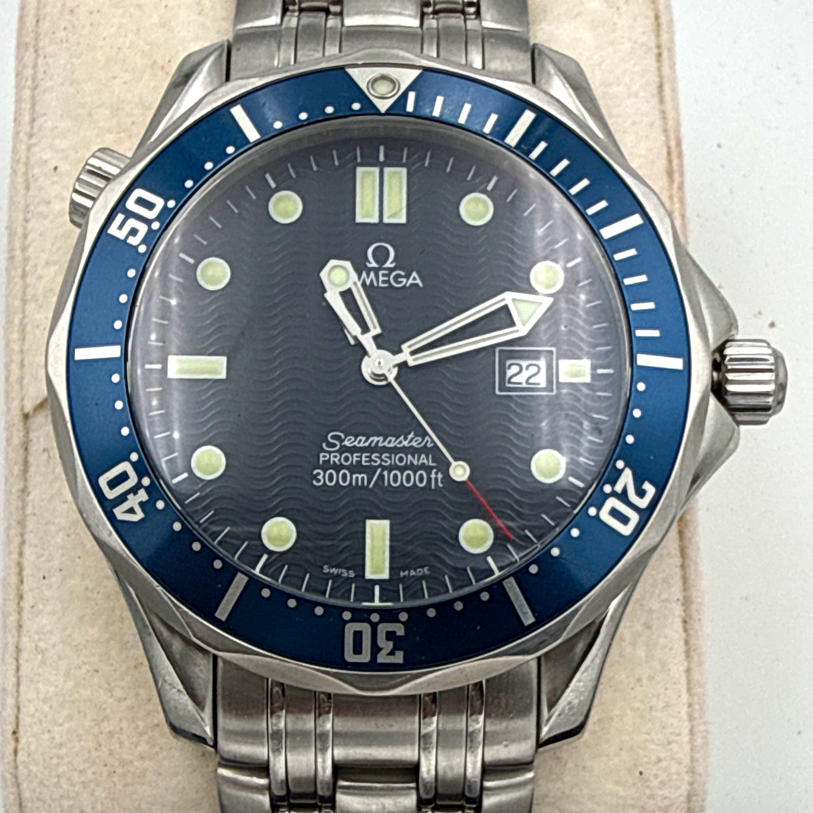 OMEGA Seamaster Professional 300M 41mm Blue Wave Dial Date 2541.80. VGC.