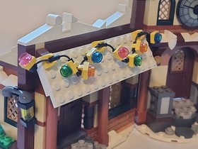 LEGO Creator Expert: Santa's Workshop 10245 Christmas Winter Village incomplete
