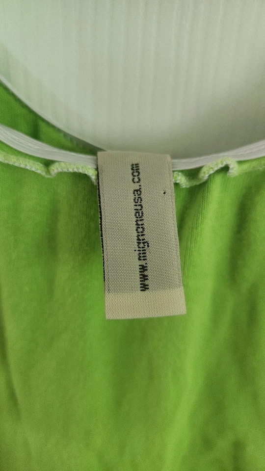 Vestido Mignone Para Niña Adorable Verde Lima Tie Dye Sin Mangas Volantes Talla 7 Usado en Excelente Condición Foto 3 de 4