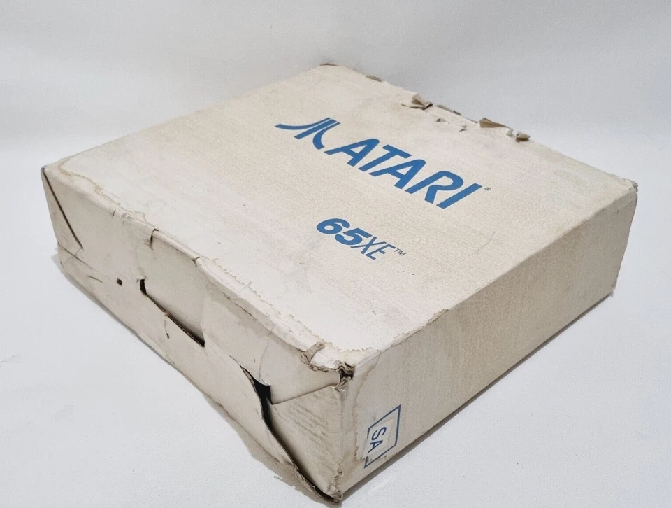 ORDENADOR DOMÉSTICO ATARI 65 XE NAJM ÁRABE E INGLÉS Con Caja - Solo Para Piezas Foto 2 de 4