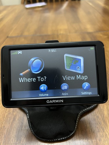 Garmin Nüvi 2555 LMT GPS Paket: GPS, Hülle, Handbuch, Kabel, Halterung