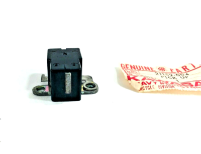 Kawasaki NOS 21152-004 Pick up H1 KH Mach III Kh500 1969-76 for