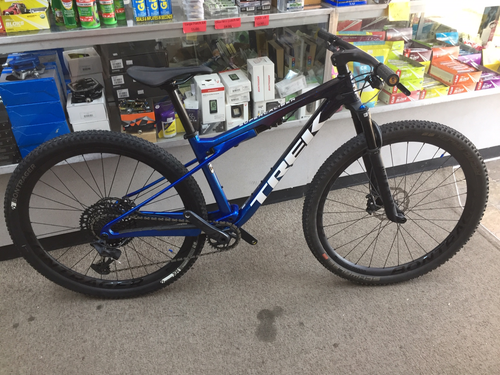 2022 Trek Supercaliber 9.8 medium 17.5 