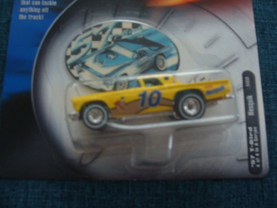 Ford T-Bird 1957 - Scott Riggs - #10 colores Nesquik - amarillo - coche HW2002 1:64 Foto 3 de 4