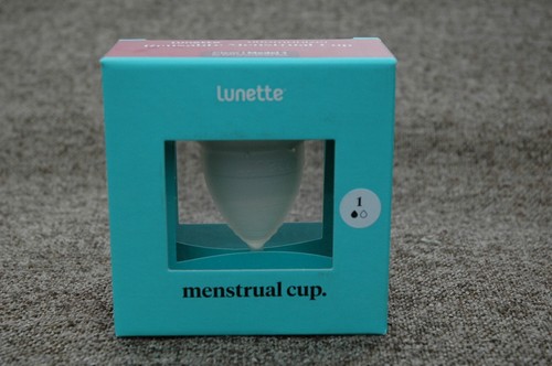 Lunette Menstruationstasse Modell 1 - wiederverwendbar - transparent - neu - kostenloser Versand - Bild 1 von 2