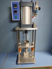 50g Vertical Injection Molding Machine Semi-Automatic Pneumatic Plastic Extruder
