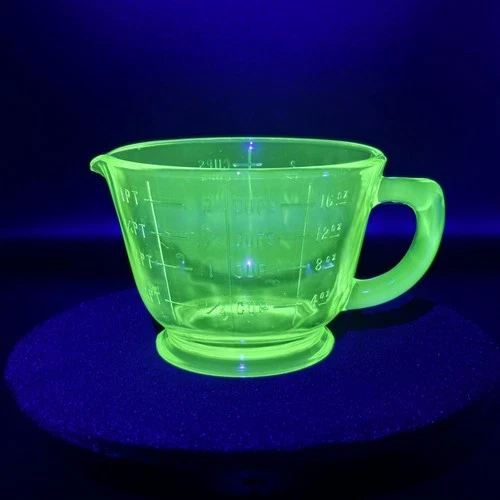 URANIUM 1930's Depression Glass  2c. Measuring Cup LARGE GLOWS