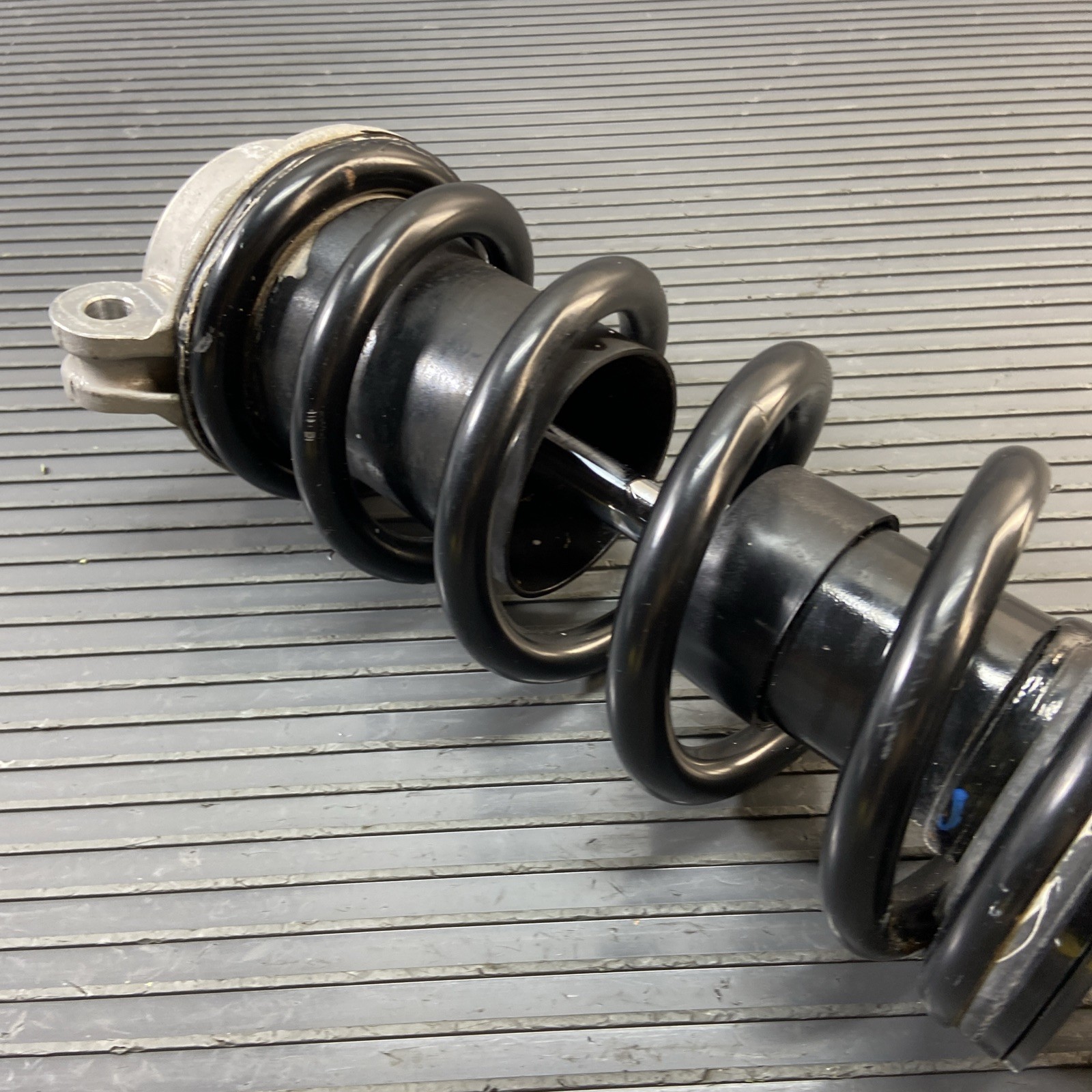 2018-2023 Ferrari Portofino RWD Rear Left Or Right Strut Shock 854342 OEM