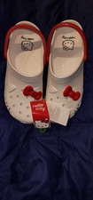 Crocs Hello Kitty Bow iam Classic Chodaki Męskie Rozmiar 13 Białe Czerwone Niebieskie Fabrycznie nowe z metką