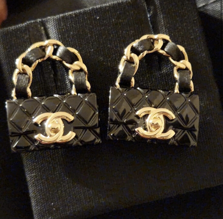 NEW 23C Chanel CC Stud Earrings Gold Black Classic Flap Bag