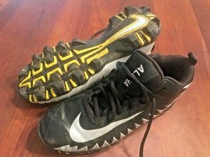 nike alpha football cleats youth