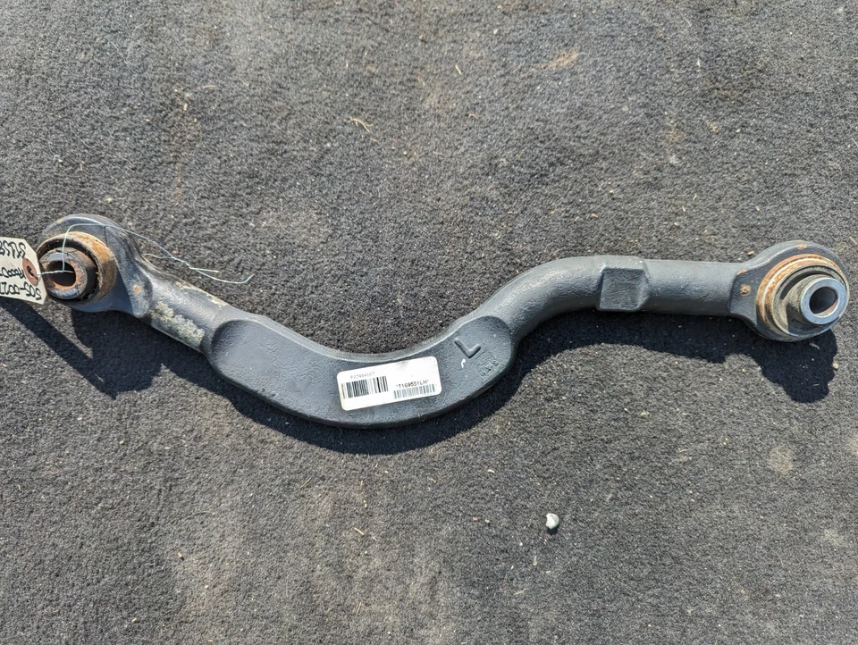 Cadillac GM OEM 10-16 SRX Rear-Upper Control Arm 23484167 - Image 2 of 3