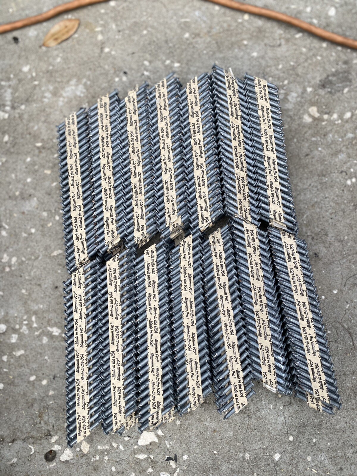 magnum Pro NAILS 1 1/2" X .148  heat treated hot dipped Galv. 22 Lbs. made in US