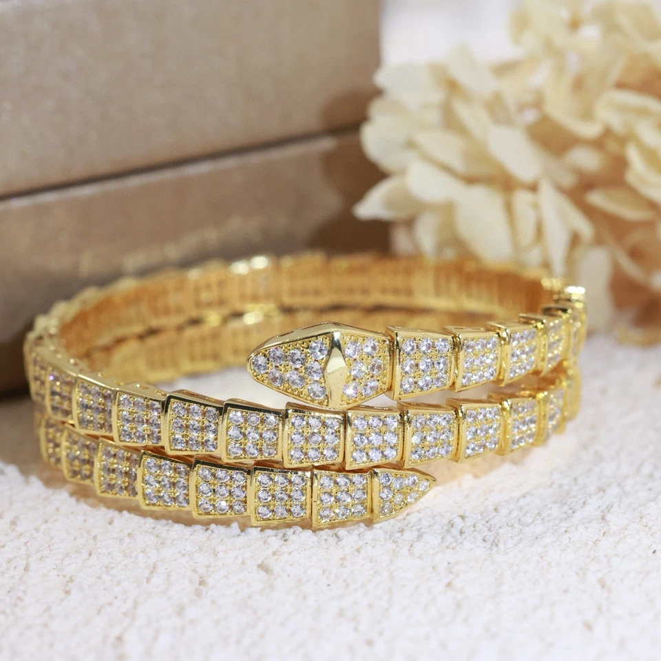 La pulsera única en forma de serpiente extendida y curva de la serpiente espiritual Foto 2 de 4