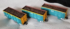 RAKE OF 3 BACHMANN 33-425 POA/SSA SCRAP WAGONS WITH LOADS BOXED