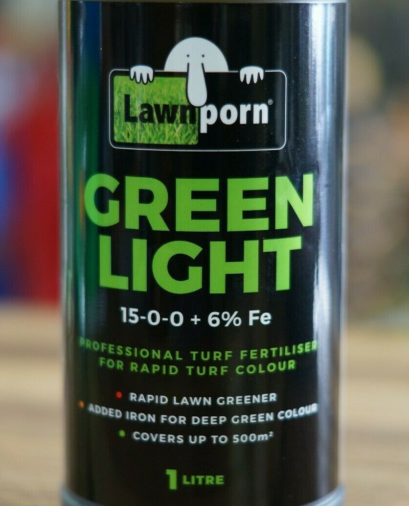 Lawn Porn Green Light Professional Lawn & Turf Fertiliser Rapid Green 1