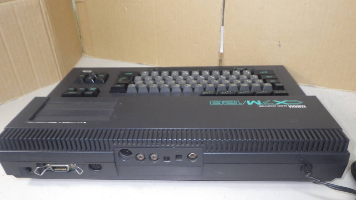 MSX2 YAMAHA Model equipped with FM sound synthesizer MSX2 MSX2 YAMAHA Model equipped with FM sound synthesizer MSX2