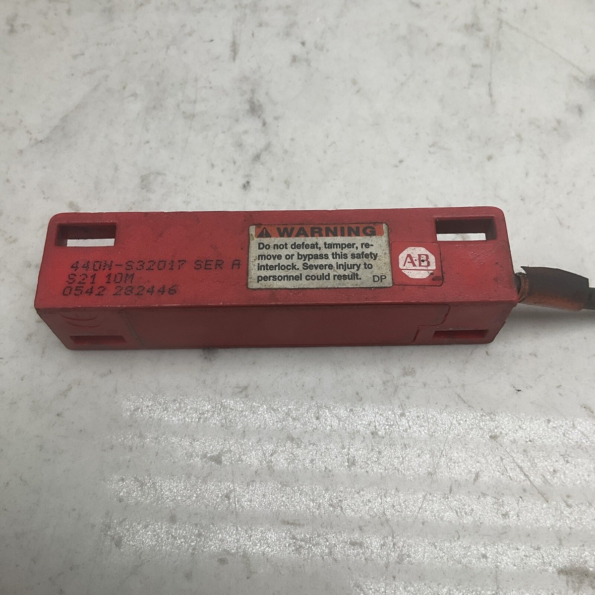 Allen Bradley 440N-S32017 Guard Master Sipha Coded Sensor Ip67