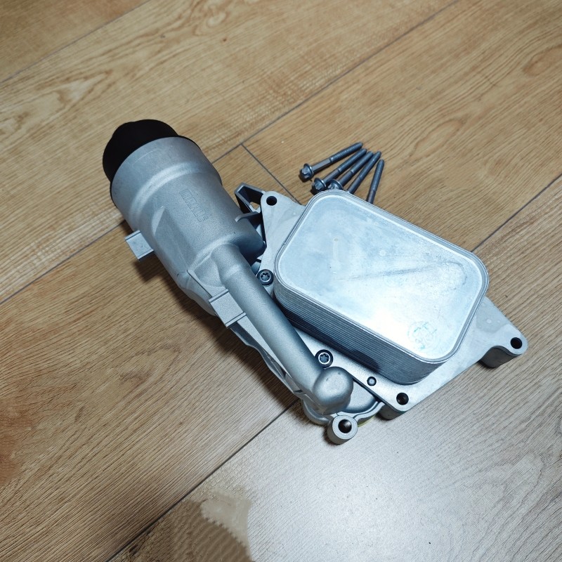 Aluminum Oil Cooler Filter Housing for Mini Cooper BMW i8 2014–2020 11428585235