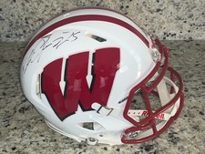 MELVIN GORDON Wisconsin Badgers Riddell Authentic Speed Helmet Auto Signed