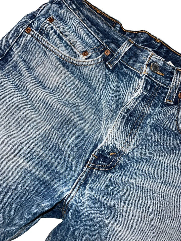 Shorts jeans vintage 517-0217 feminino Levi’s aba vermelha corte 517 bigode desbotado - Imagem 4 de 4