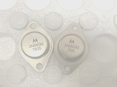 PAIR  2N5630+2N6030 AUDIO OUTPUT  TRANSISTORS  MOTOROLA