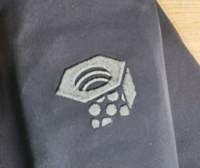 Mountain Hardware Conduit Jacket XL Black and grey Pre-Owned Mountain Hardware Conduit Jacket XL Black and grey Pre-Owned