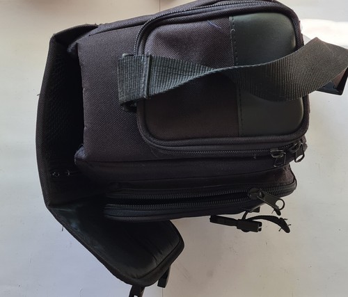 CANON EOS 350 D WITH CHARGER . CARRY CASE AND MORE. FOR SPARES OR REPAIR - Picture 10 of 11