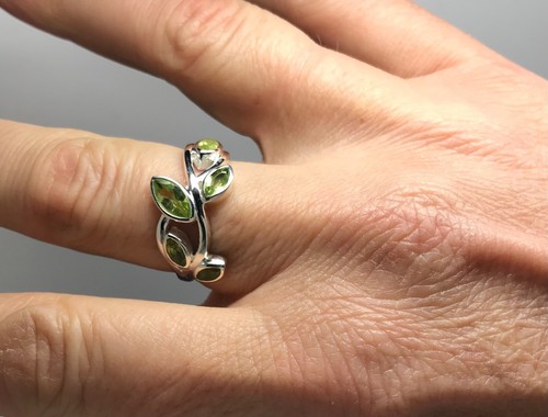 Peridot gemstone multistone ring, solid Sterling Silver, leaves, new, marquise. - Picture 9 of 10