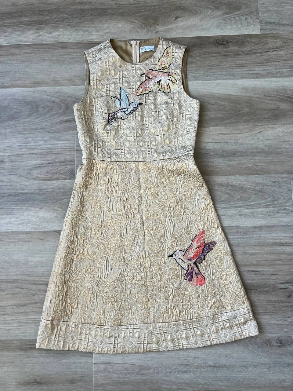 Raro abito uccellino ricamato jacquard rosso Valentino beige archivio senza maniche