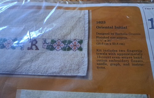 Vintage Cross Stitch Towel Kit 1624 The Creative Circle Trailing Roses - Picture 4 of 6