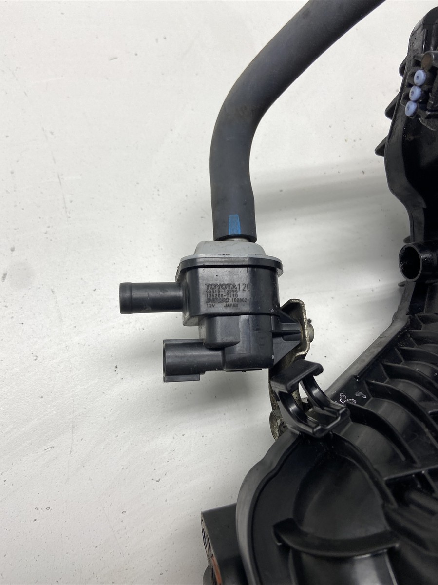 2010-2015 TOYOTA PRIUS 1.8 HYBRID INTAKE MANIFOLD INLET