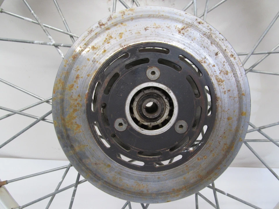 Llanta delantera KTM 495 1981 con disco de freno Foto 2 de 4