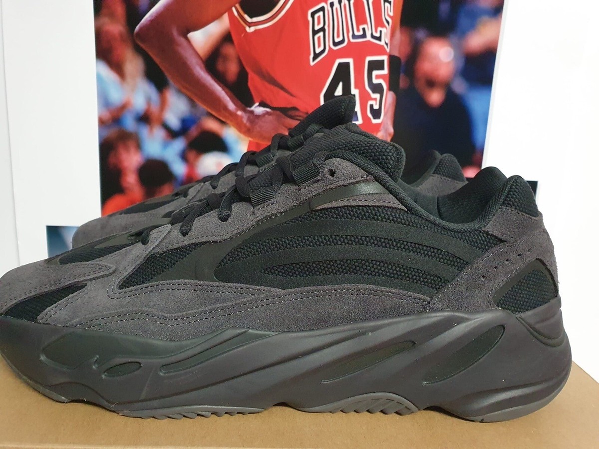 Adidas YEEZY BOOST 700 V2 Vanta Men's UK 12 EUR 47 1/3