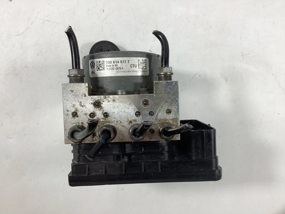 Volkswagen GTI 2016-2018 módulo de bomba ABS 3Q0614517T fabricante de equipos originales. Foto 2 de 4