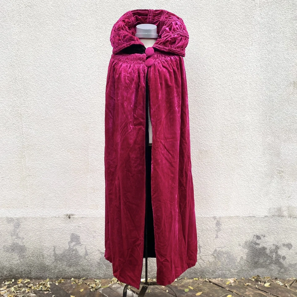 Antique 1920s Art Deco Purple and Black Fully Reversible Silk Velvet Opera Cape - Image 3 of 4