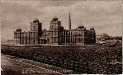 PC KENT GILLINGHAM R.E. ELECTRICAL INSTITUTE ENGLAND (u18840)