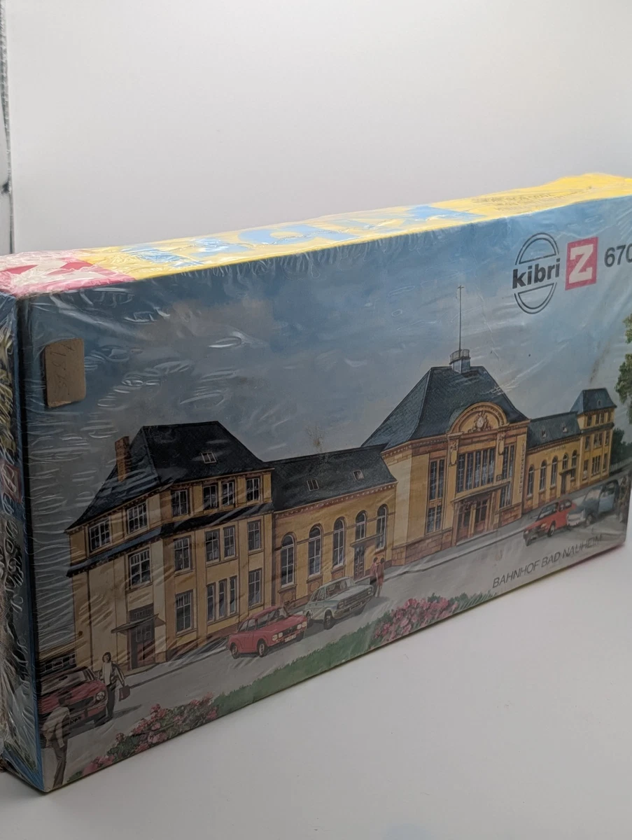 Z with Vintage Model Railroad Buildings, Tunnels & Bridges for