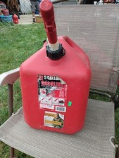 MIDWEST CAN CO. 5 Gallon Gas Can 5600 Plastic Red Two Handle Spill Proof Fuel