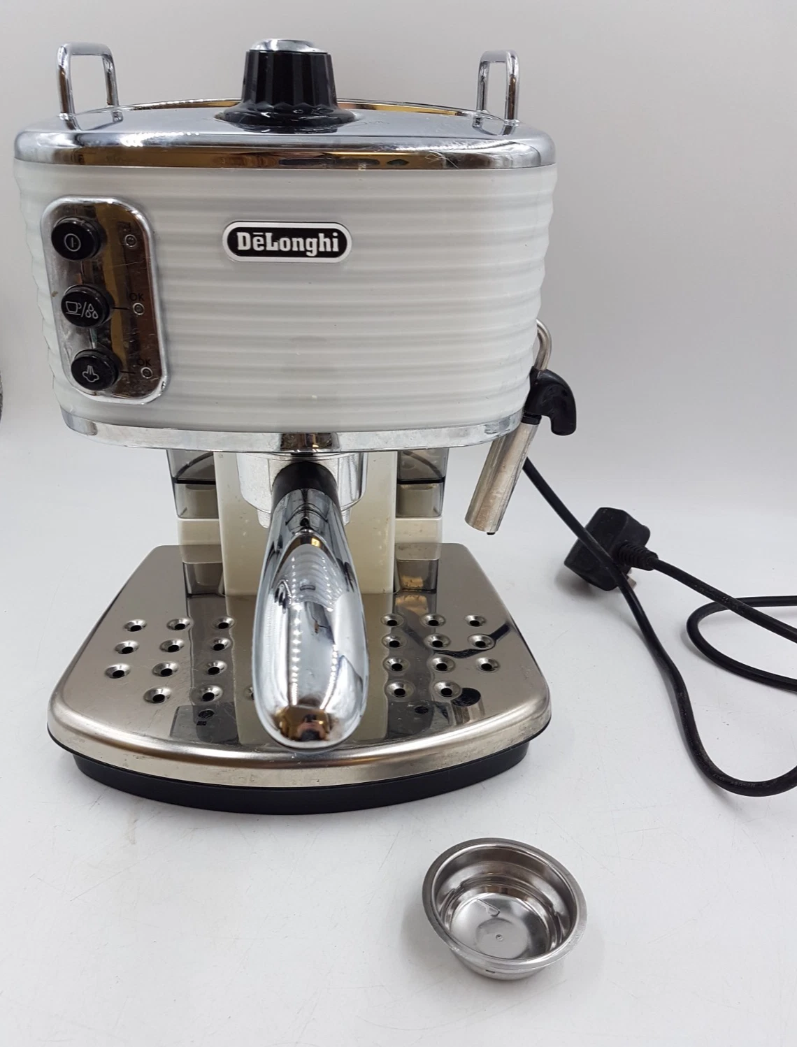 De'Longhi Scultura Traditional Barista Pump Espresso Machine, White - ECZ351.W