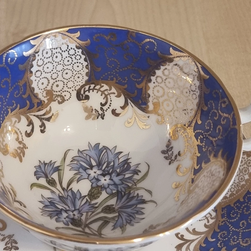 Paragon Fine Bone China Cup& Saucer–Blue Gold Floral–England, Royal Warrant - Image 4 of 4