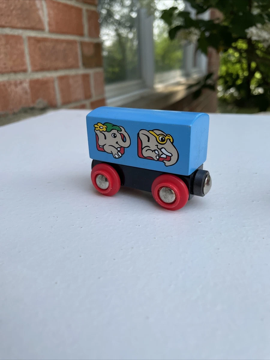 Brio sales zoo train