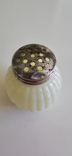 EAPG Victorian Glass Salt Pepper Shaker Opaque Custard Yellow Rib Bulbous 24 - Picture 6 of 21