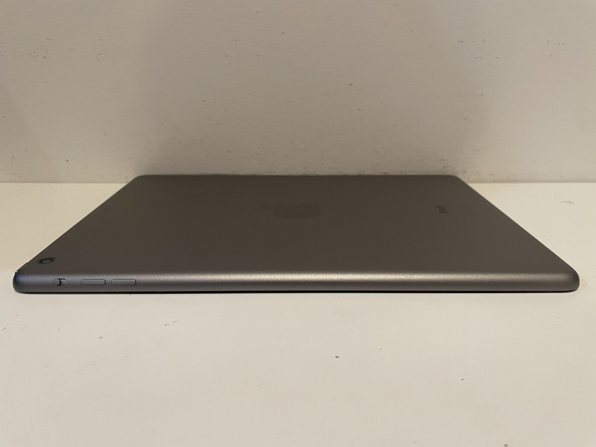 Apple iPad Air 1st Gen. 32GB Wi-Fi 9.7in - Space Gray 888462098533