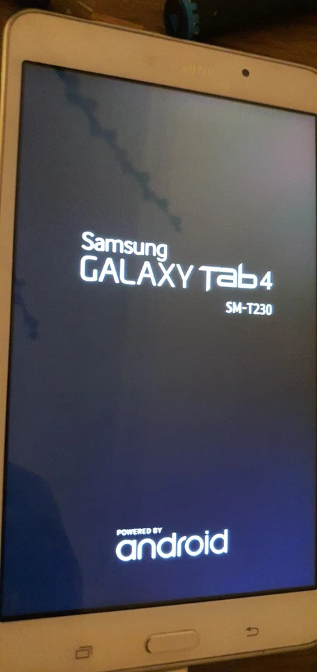 Samsung Galaxy Tab 4 SM-T230 8GB, Wi-Fi, 7in - White, photo 2 of 5