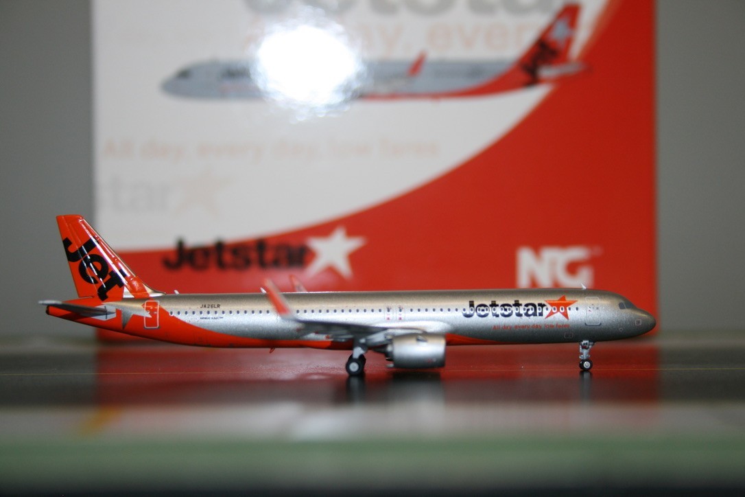 NG Models 1:400 Jetstar Japan Airbus A321neo JA26LR (13052) Model
