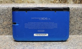 Nintendo 3DS XL w/ Charger