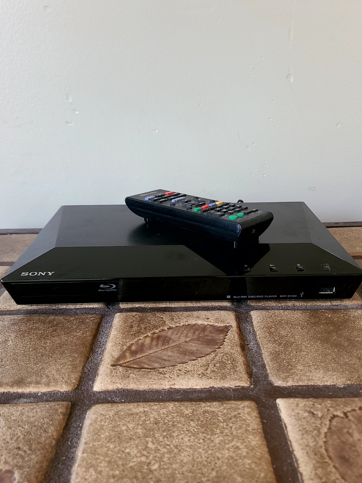 Sony BluRay Disc DVD Player BDPS1100 With Remote For Parts Or Repair