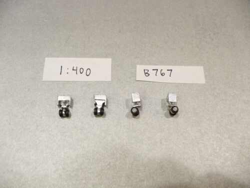 1:400 AeroClassics Landing Gear Boeing 767 4x nose gear (silver)